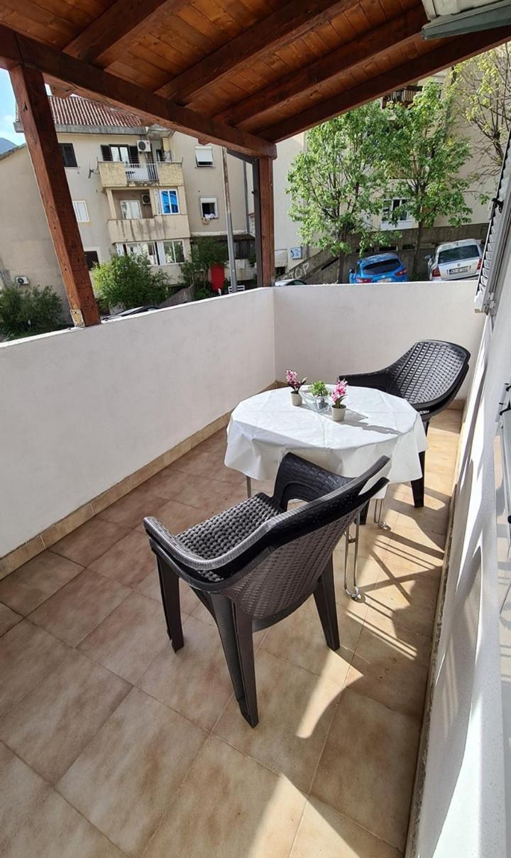 Boka Apartment Kotor Bagian luar foto